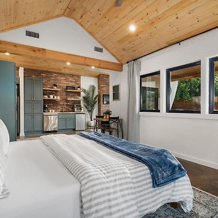 Petit Paradis Studio With Hot Tub Fredericksburg Exterior foto