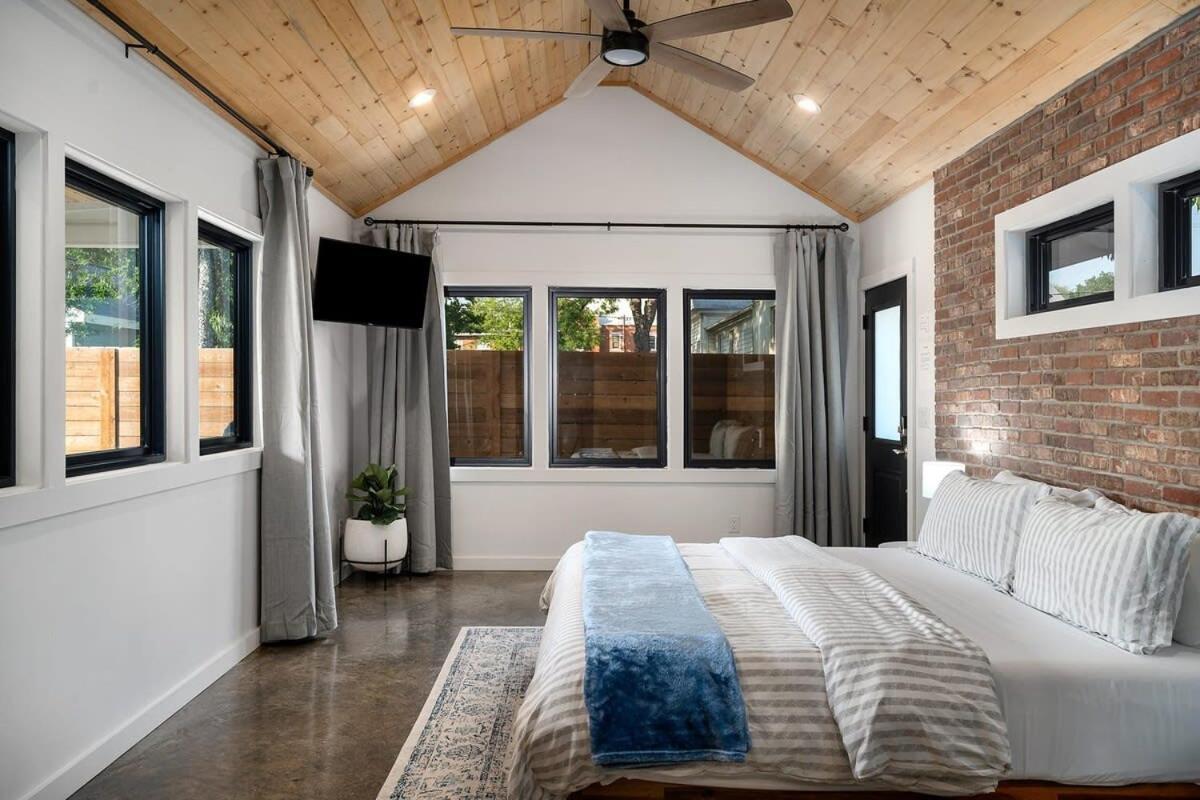 Petit Paradis Studio With Hot Tub Fredericksburg Exterior foto