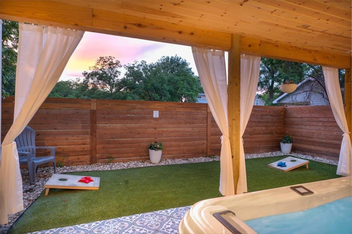 Petit Paradis Studio With Hot Tub Fredericksburg Exterior foto
